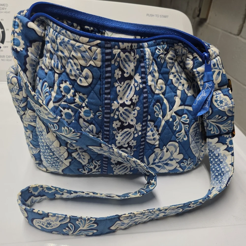 Vera Bradley Blue and White Floral Bag - Picture 11 of 11